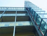 Glas- und Fassadenreinigung mit Industriekletterern